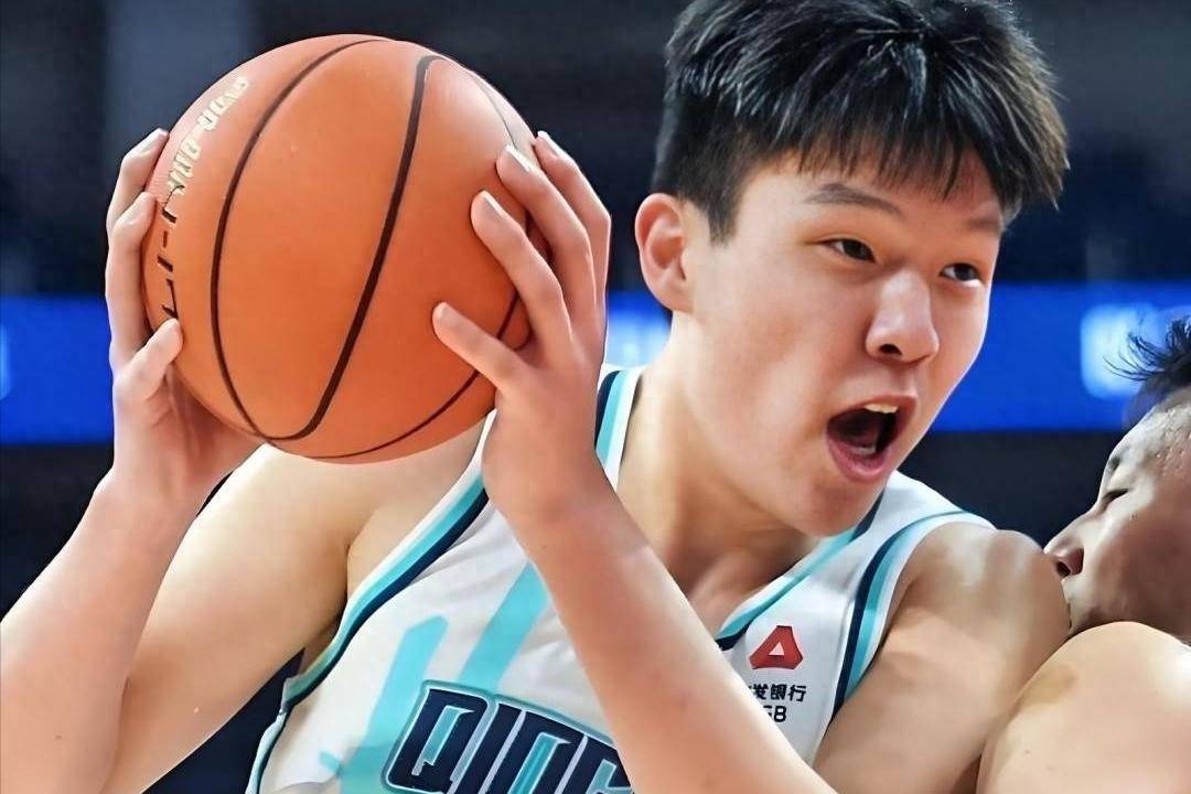霍楠：会发牌&三分中锋极具价值，预测杨瀚森27或30签被选中的简单介绍